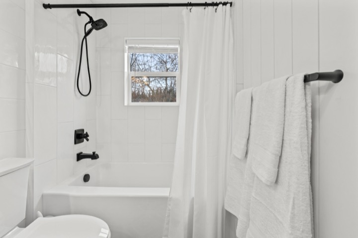 Bedroom and bathroom by Nicholson Construction