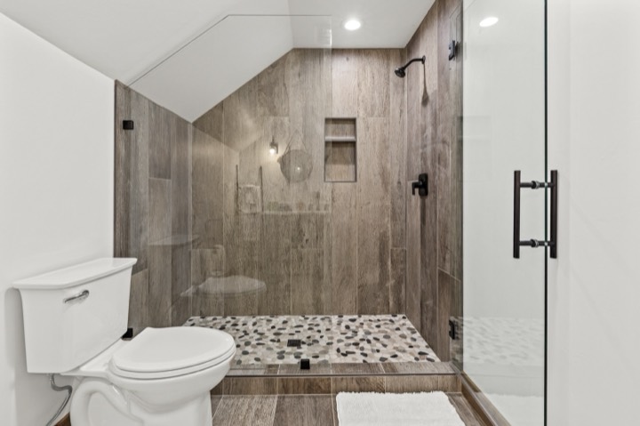 Bedroom and bathroom by Nicholson Construction