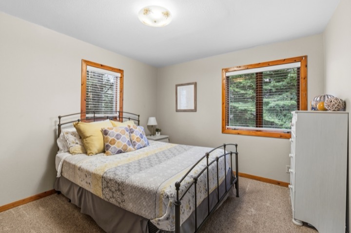Bedroom and bathroom by Nicholson Construction
