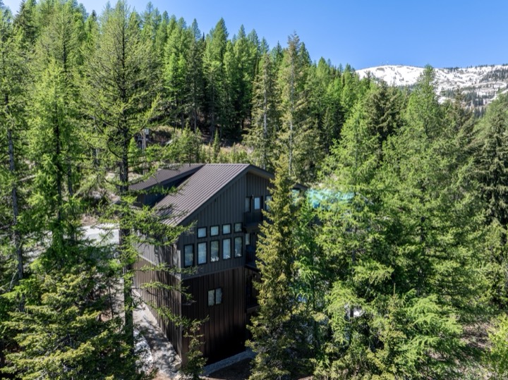 Custom home exterior in North Idaho by Nicholson Construction