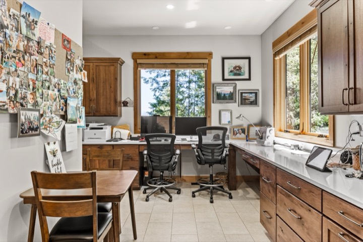 Custom home interior by Nicholson Construction